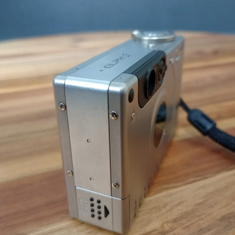 Canon Elph 2 Digital Camera Point‎ and Shoot Silver Japan 23-46mm Zoom Tested